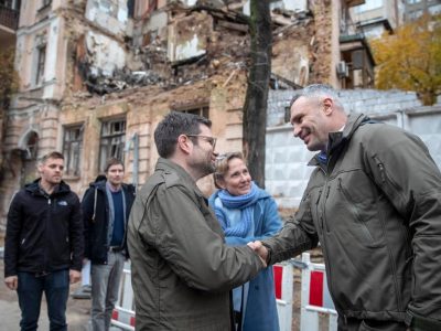 Віталій Кличко показав міністру юстиції Німеччини наслідки обстрілів у Києві  