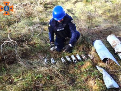 Майже 900 вибухонебезпечних предметів знешкодили піротехніки за добу  