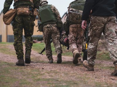 UNIFIER-UK: українські воїни опановують тактичну евакуацію пораненого з поля бою  