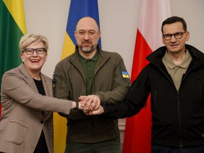 Прем’єр-міністри України, Литви та Польщі засудили воєнні злочини армії рф