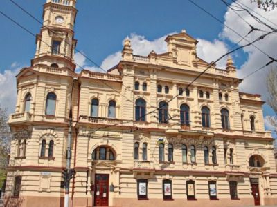 Окупанти вивезли з Херсонщини 15 тисяч картин