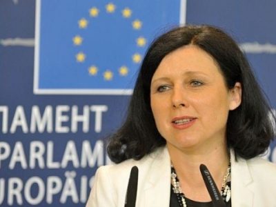 Санкції в галузі технологій повернули росію у ХХ століття — віцепрезидентка Єврокомісії  