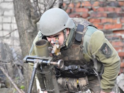 «Орка тіло ляже в ґрунт — допоможе… 82-мм міномет»  