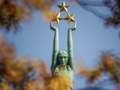 Олексій Резніков привітав Латвію із Днем проголошення Республіки