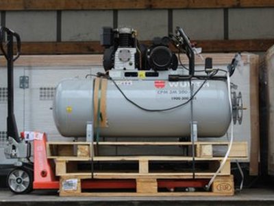 Франція передала Чернігову генератори та будівельні матеріали  