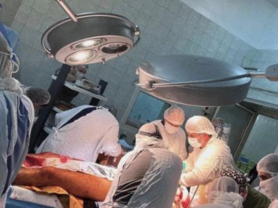 Українські лікарі рятують важкопоранених захисників за унікальними методиками  