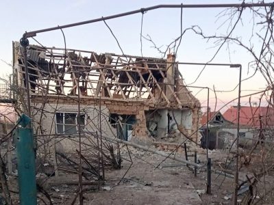 росіяни обстрілюють домівки людей, які відмовились від евакуації  