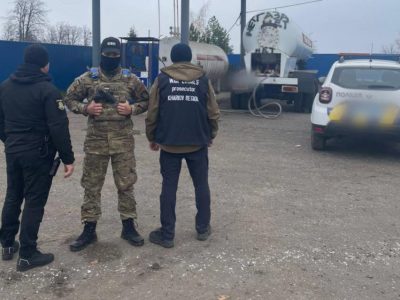 Безкоштовно надавав паливо російським солдатам – у пособництві окупантам підозрюється підприємець з Куп’янська  