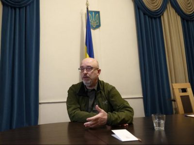 Олексій Резніков назвав ідеї підриву Каховської дамби чи ядерного удару росією «божевільними» — Reuters  