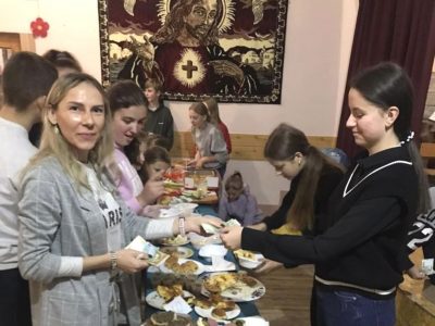 Школярі Львівщини провели ярмарок на підтримку ЗСУ  