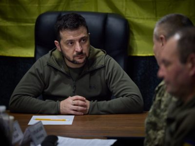 Президент України провів нараду щодо стабілізаційних заходів на звільненій від ворога Херсонщині  