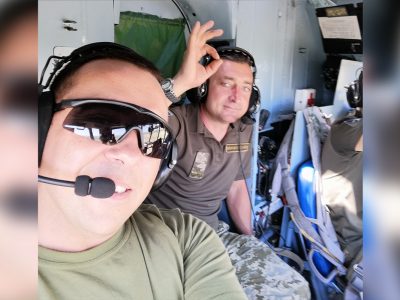 «Якби я ховався під диваном, ти б мене не любила» — історія загиблого авіаційного борттехніка Віктора Пенькового  