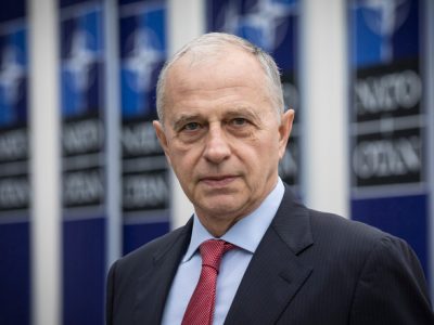 Заступник Генсека НАТО долучився до молитви за Україну  