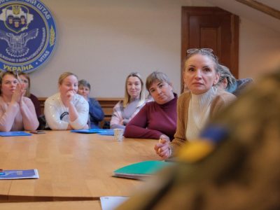 Родини полонених бійців Маріупольської бригади зустрілися з  представниками ОК «Південь»  