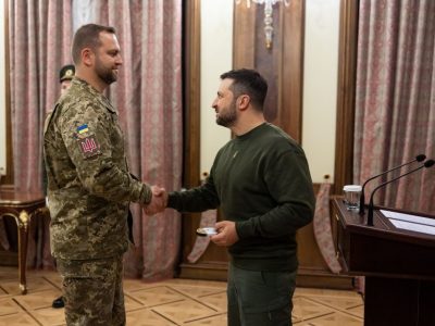 Президент України відзначив державними нагородами офіцерів-розвідників, які брали активну участь у звільненні українців із російської неволі  