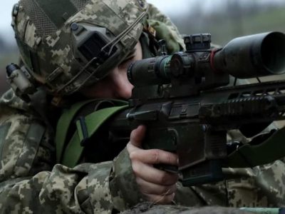 Генштаб показав, як десантники вдосконалюють свої навички бити окупантів  