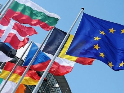 Світ допомагає Україні — Служба зовнішньої розвідки України  