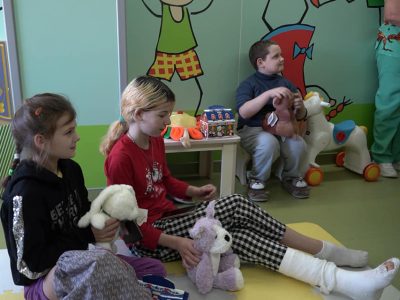 Військовослужбовці на День Святого Миколая завітали до дітей в «Охматдит»  