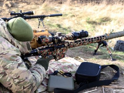 Снайпер може працювати за будь-яких погодних умов та пори доби  