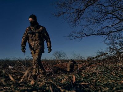 «Вишкрібають те, що лишилося» — на Краматорському напрямку росіяни атакували самокатами та бронею  