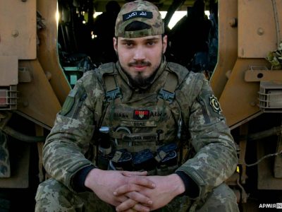 З перших днів війни поповнив лави морської піхоти чемпіон Одеси з грепплінгу на псевдо «Мага»  