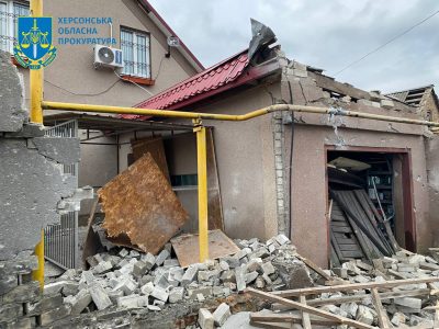 Через ранковий обстріл Херсона загинули двоє цивільних  
