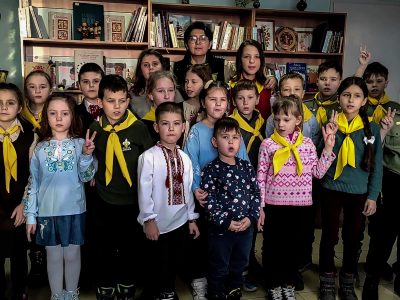 Юні пластуни Дніпра привітали волонтерів України  