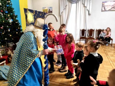 У Львові діти українських захисників отримали подарунки від Святого Миколая  