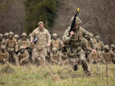«Вогонь і рух»: Генштаб оприлюднив кадри з навчань наших воїнів у Великій Британії  