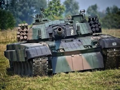 Польща готова надати Україні 60 модернізованих танків  