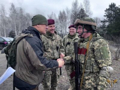 Делегація ЛитПолУкрбриг відвідала підрозділи десантників ЗСУ та обговорила військову співпрацю  