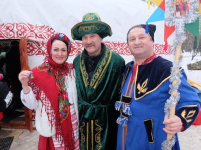 У столиці відкрили «Юрту незламності» — «Жеңілмейтін киіз үй»