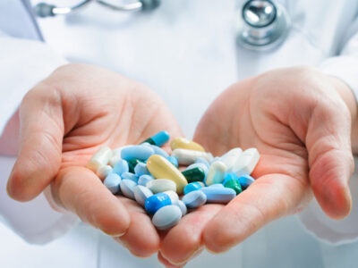 Лікарні у найбільш уражених війною регіонах України отримали ліки вартістю 1 мільйон доларів від Японії  