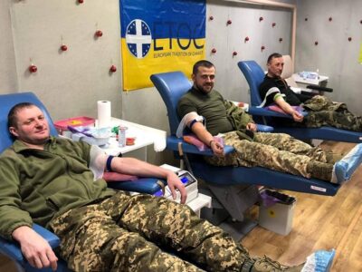 Львівські тероборонці стали донорами крові у Харкові  