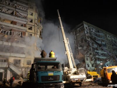 Ракетний удар по Дніпру: рятувальна операція триває  