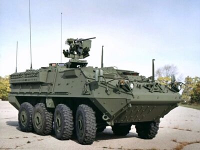 ББМ Stryker: озброєний і тихий американець, що любить поратися у снігу, багнюці та піску  