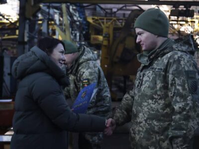 Ганна Маляр нагородила пресофіцерів бойових бригад  