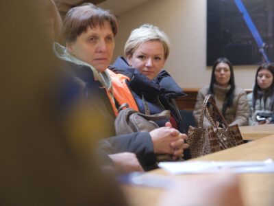 Родини військових, захоплених в полон на ЧАЕС, зустрілися з представниками Координаційного штабу