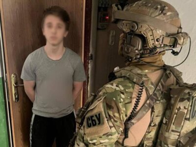 Здавав окупантам бойові позиції ЗСУ та фіксував «прильоти» — судитимуть неповнолітнього мешканця Бахмута  