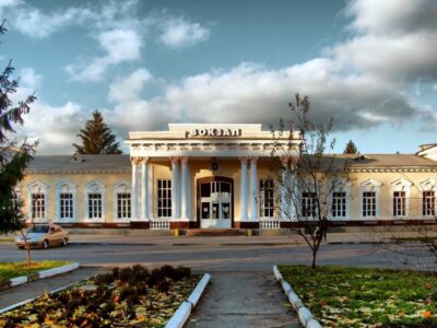 Відбулися зміни в розкладі потягів, які  курсують за маршрутом Кривий Ріг – Нікополь – Запоріжжя  