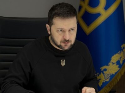 Обговорили захист позицій на Донеччині: Президент провів засідання Ставки  
