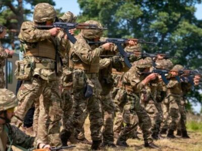 Франція відправить до Польщі 150 інструкторів для навчання українських військових  