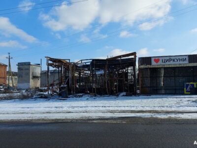 У зруйнованих Циркунах з’явилося модульне містечко  