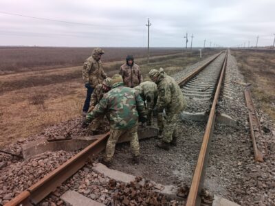 Підрозділи Державної спеціальної служби транспорту МОУ відновлюють залізничну інфраструктуру  