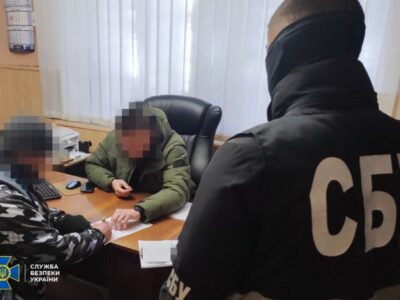 СБУ викрила двох агітаторів, які вихваляли рашистів: серед затриманих колишній мер з Чернігівщини  