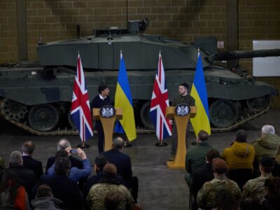 Велика Британія пришвидшить постачання в Україну різних видів озброєння  