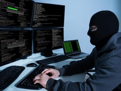 Кіберзловмисники намагалися встановити на комп’ютери органів державної влади шпигунські програми  