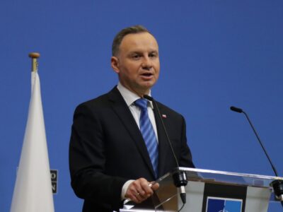 Потрібно створити більше складів з озброєнням на випадок зовнішньої агресії на східному фланзі НАТО — Анджей Дуда  