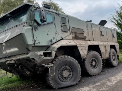 Українські воїни знищили під Часовим Яром броньовик, яким ворог дуже пишається  