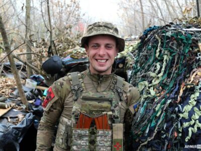 Як правий футбольний захисник став захисником України та отримав орден «За мужність»  